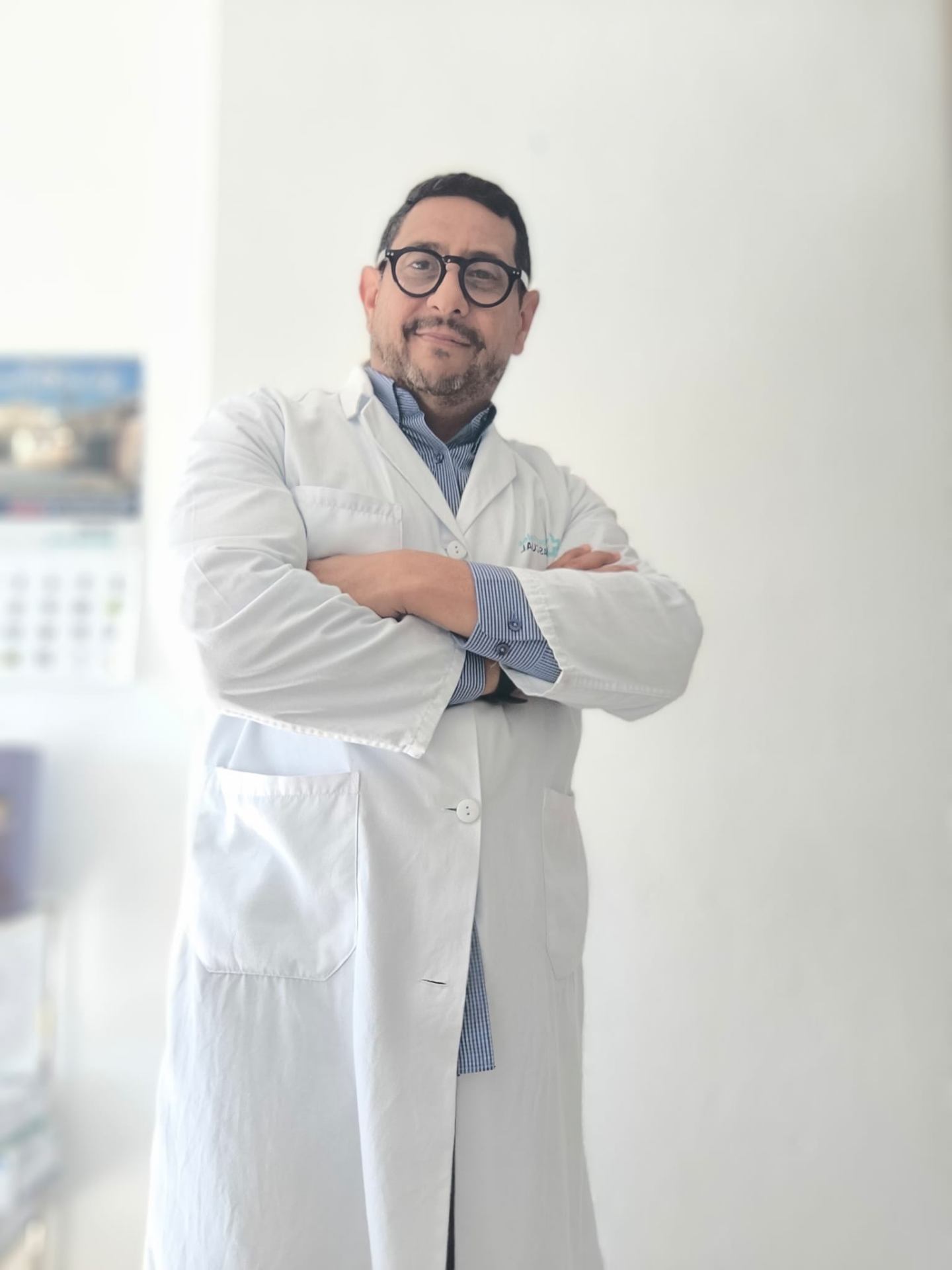 Dr. Vinicio G. Villalobos Ortega, médico neurólogo y autor